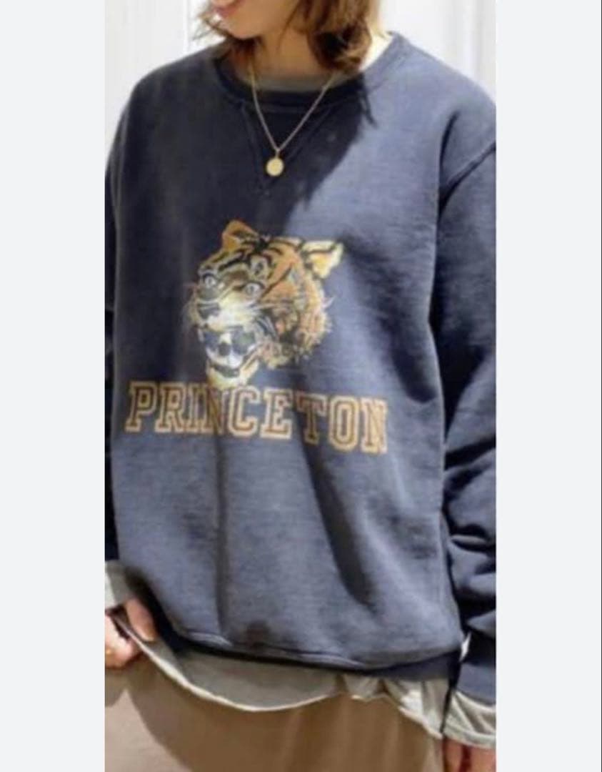 レミレリーフ REMI RELIEF TIGER CREW SWEAT