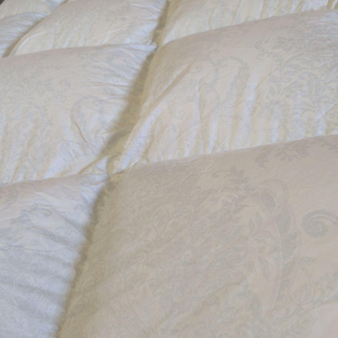 羽毛布団　シングルサイズ