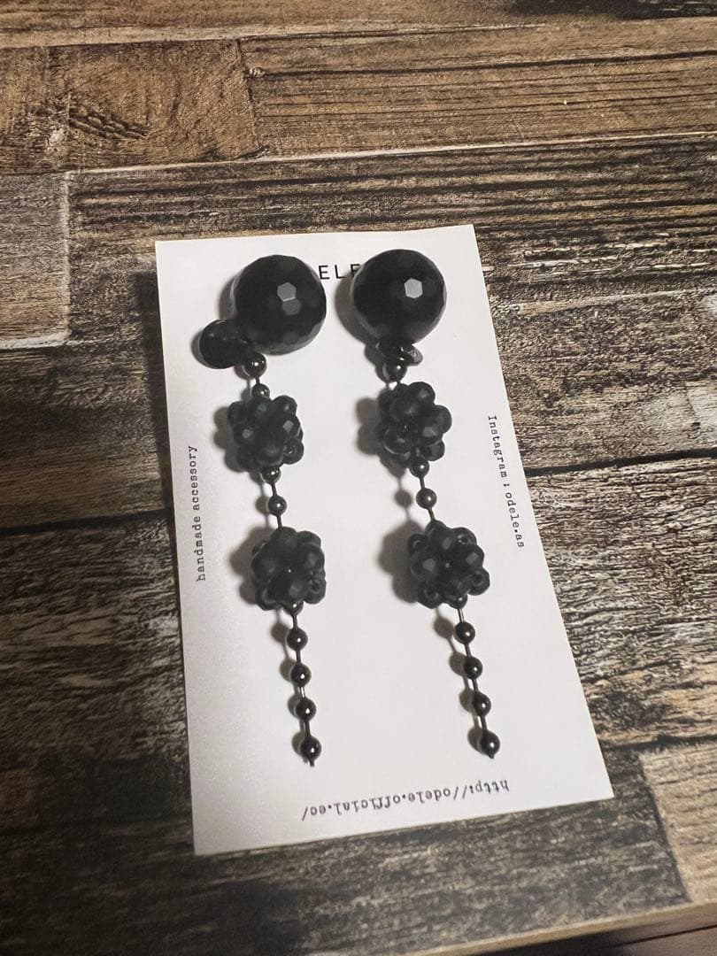 ODELE blackberryピアスS