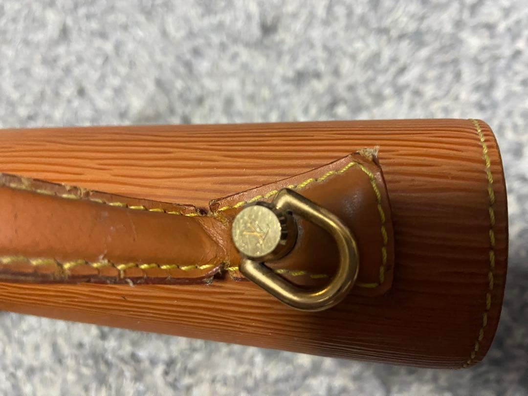 ルイヴィトン エピ モンソー 中古バック