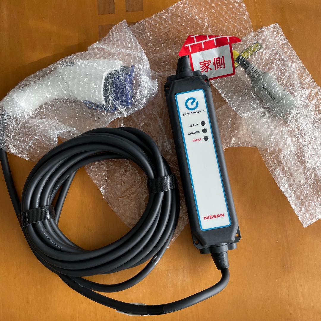 いわいわ 【新品未使用】 日産 リーフ ZE1 純正充電ケーブル