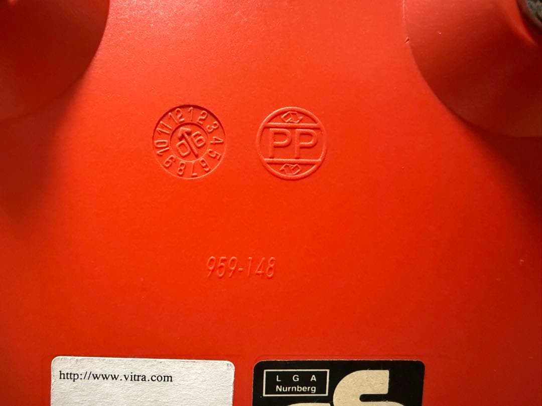 ハーマンミラー イームズ アームシェルチェア エッフェルベース レッドオレンジ