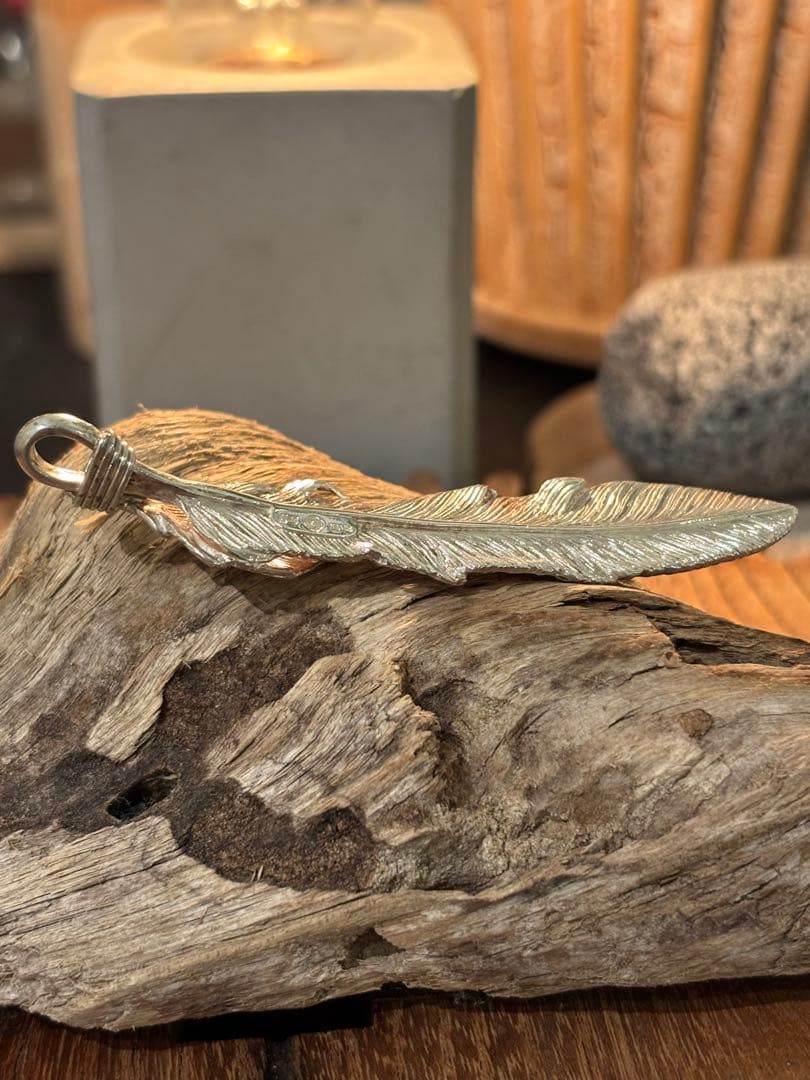 『ミキサー車』buffフェザーネックレス