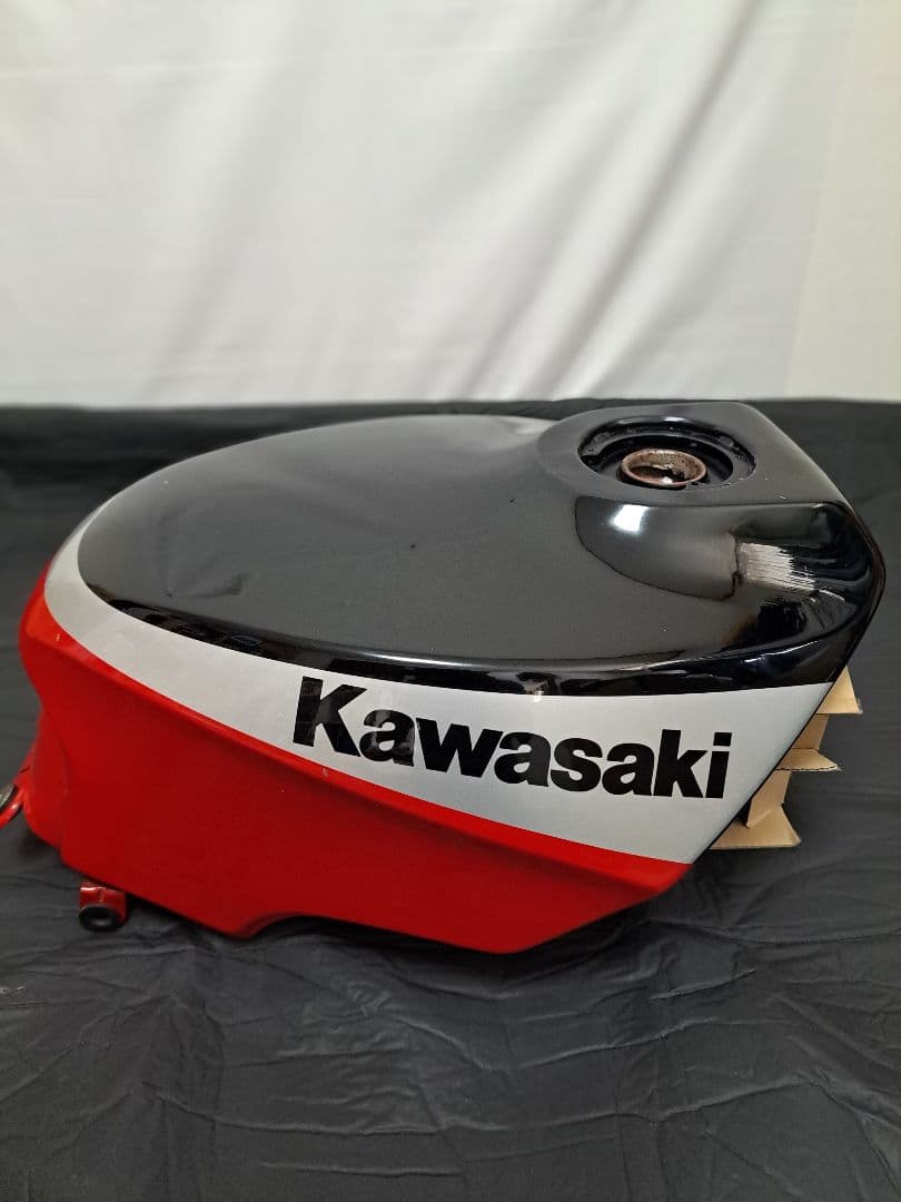 Kawasaki GPZ400R ガソリンタンク