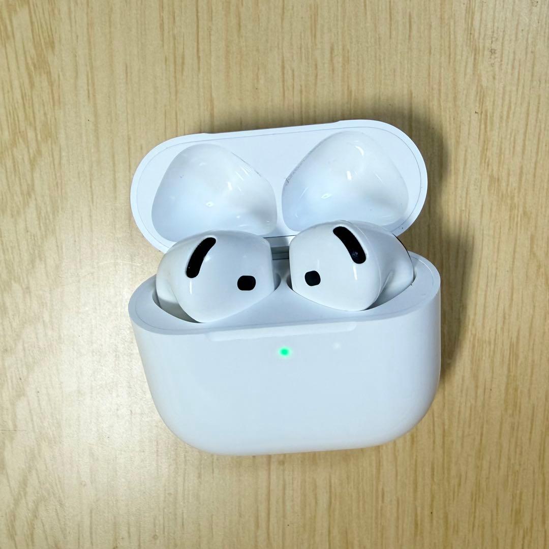 AirPods4　本体 ホワイト 充電ケース付き