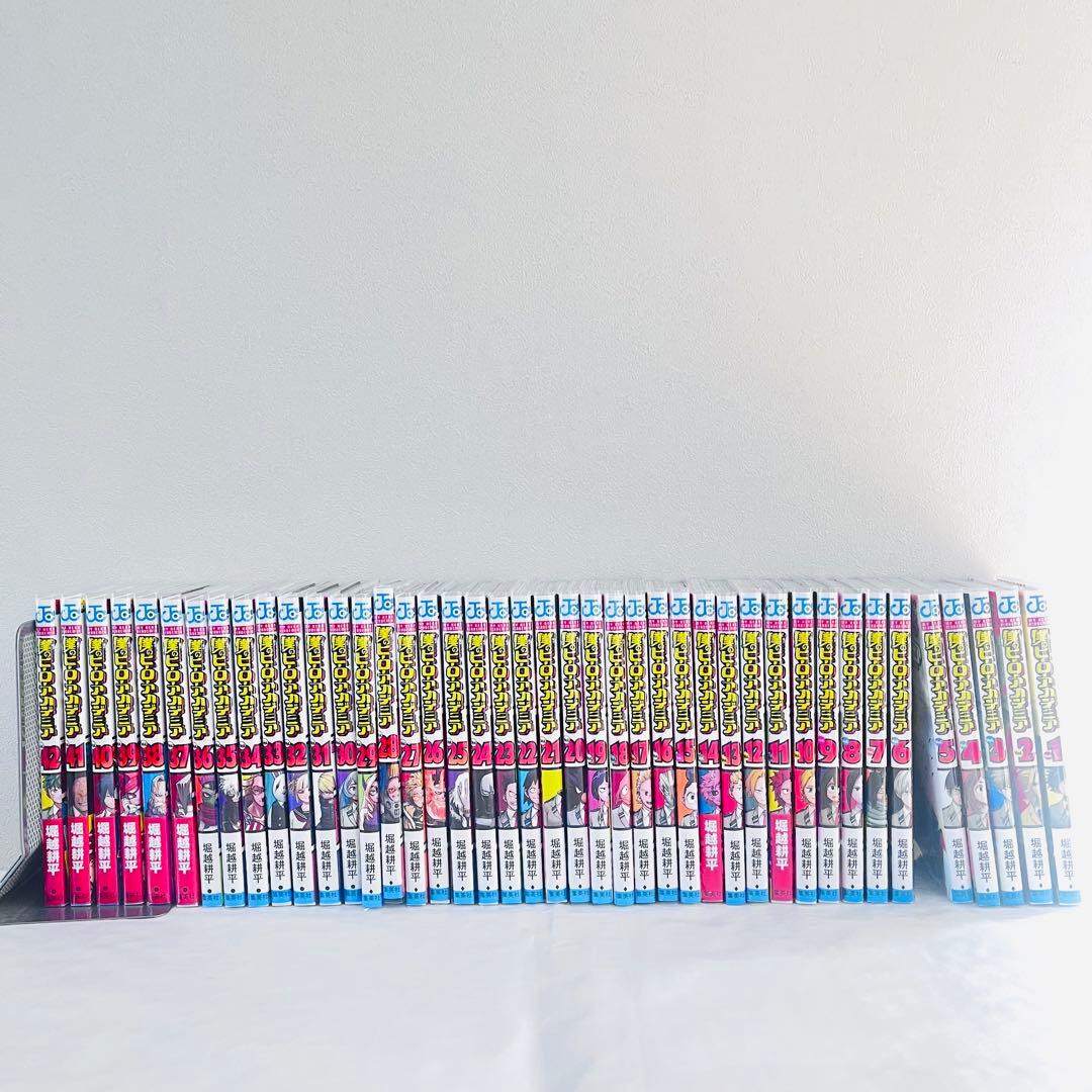 ヒロアカ　全巻セット(1〜42巻) ➕公式キャラブック、ポストカード　おまけ付き