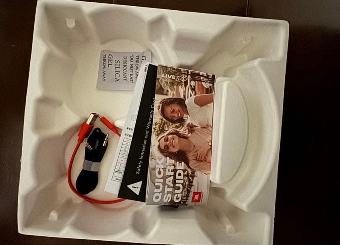 美品⚠️JBL LIVE 770NC ワイヤレスヘッドホン