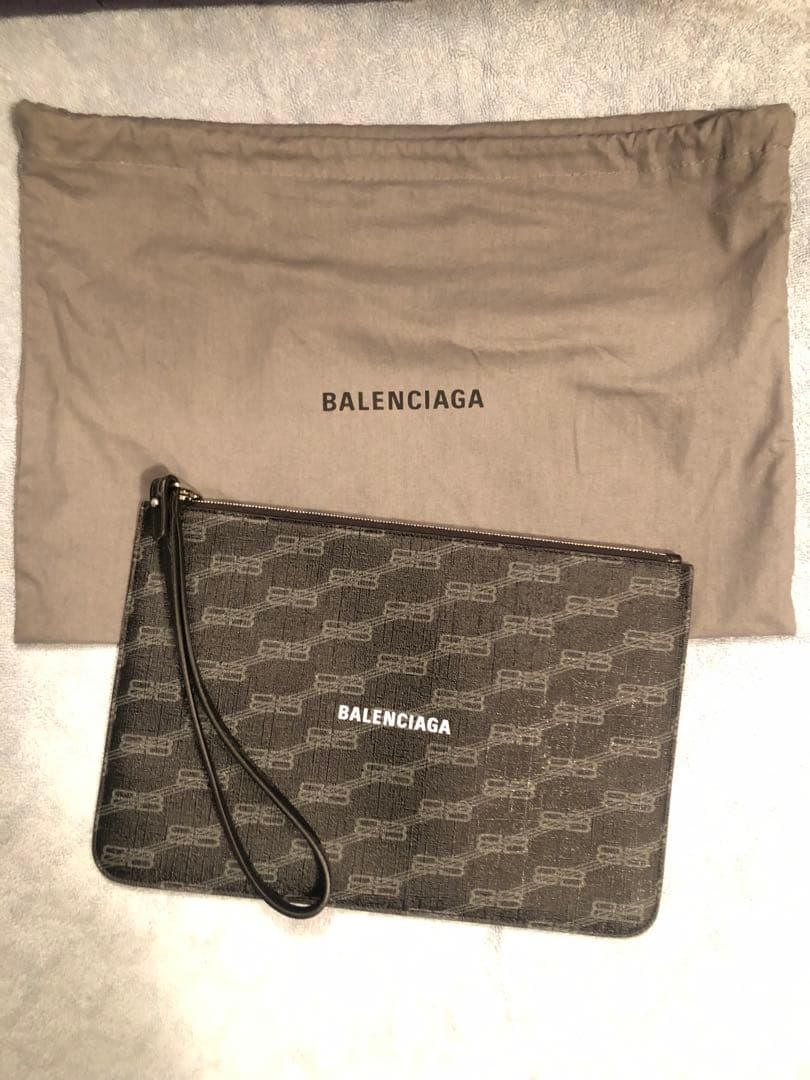 【ほぼ未使用品】BALENCIAGA バレンシアガ　クラッチバッグ