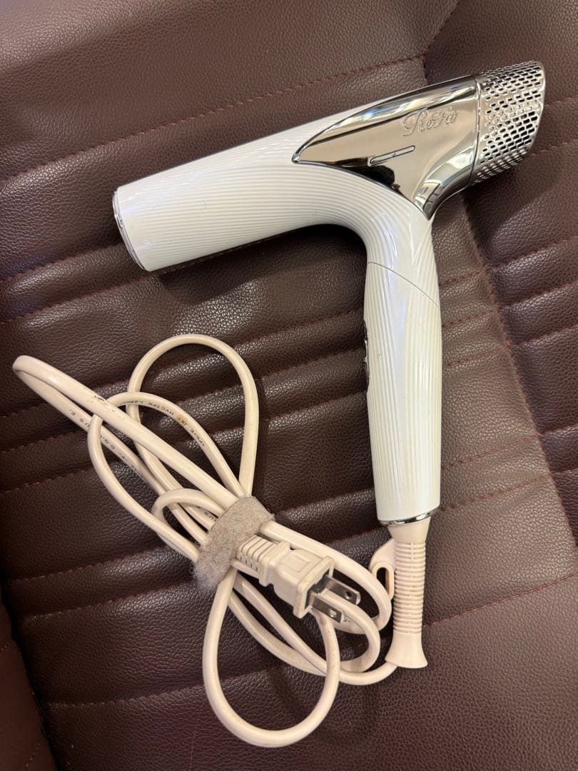 ホワイト ヘアドライヤー デザイン