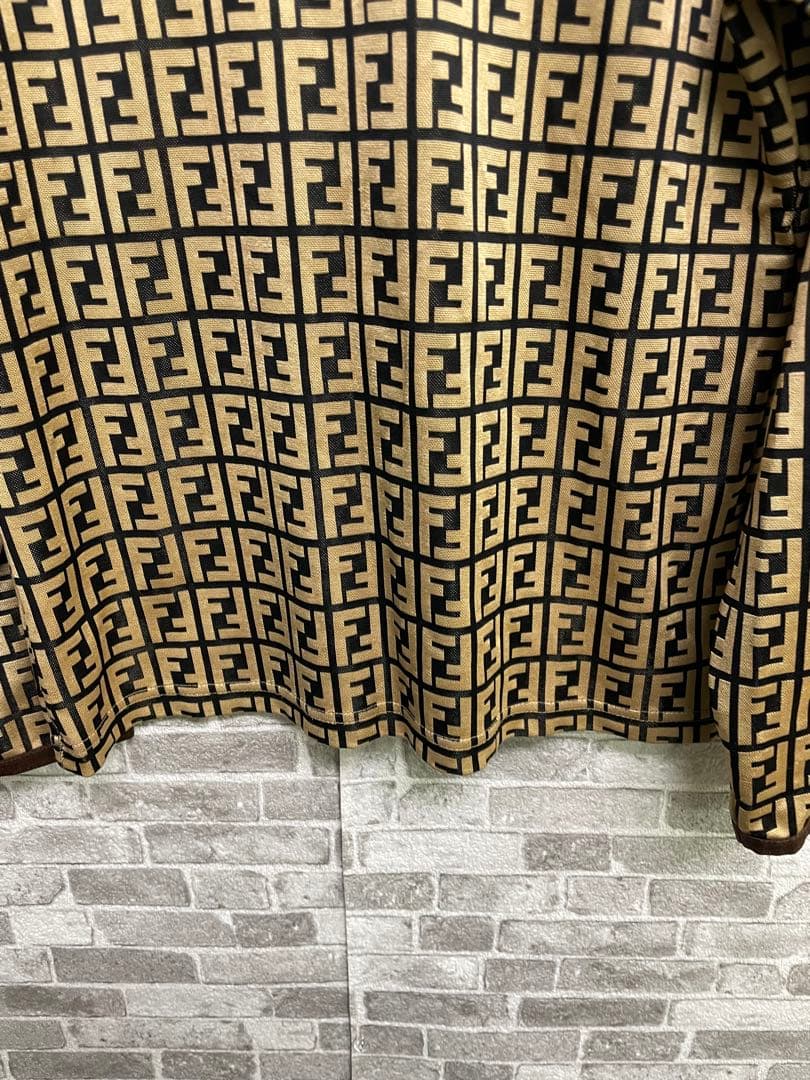 美品　FENDI FFロゴ 長袖トップス　総柄　ロゴ
