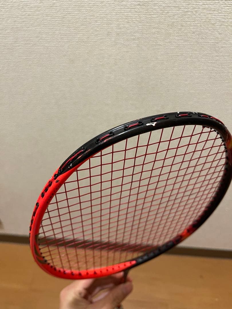 バドミントンラケット Astrox 77 レッド　3u