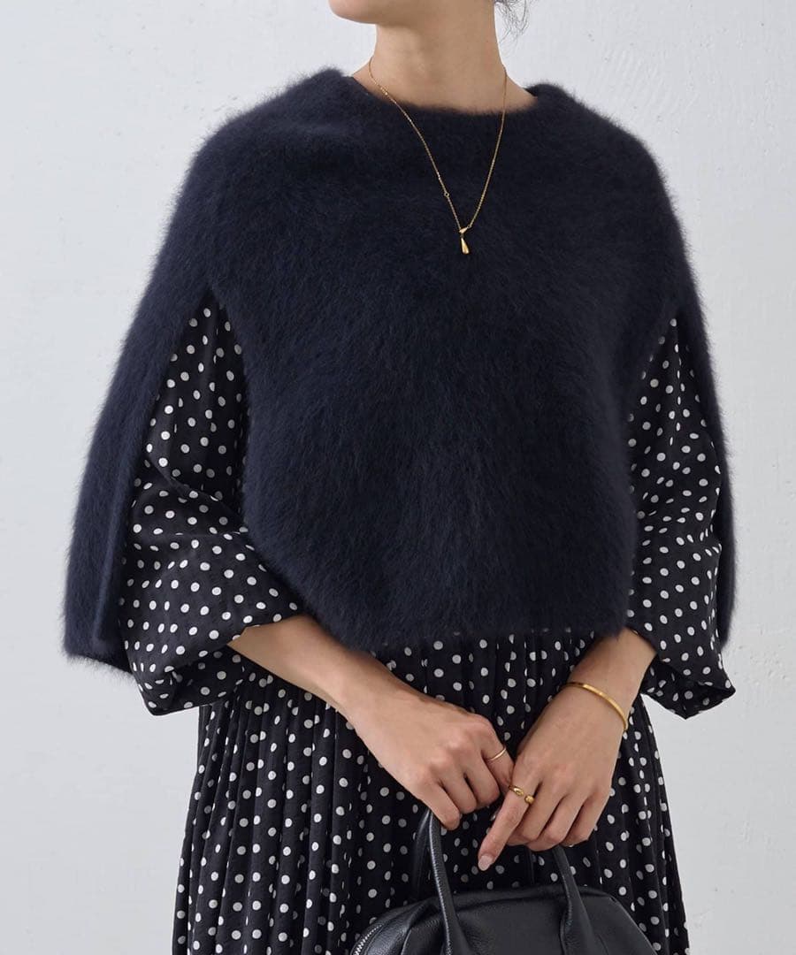 BEARDSLEY ビアズリー ファーニットポンチョ ブラック