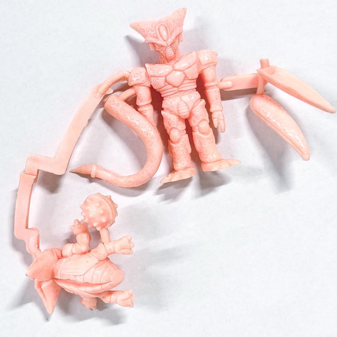 ドラゴンボールZ　消しゴム　パート16　セル　抜け殻（ペールオレンジ）　未切り