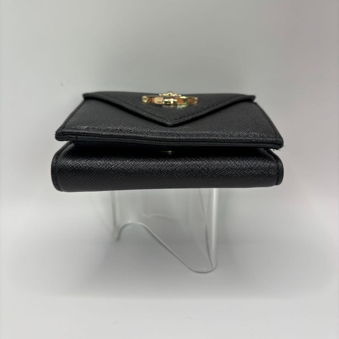 vivienne westwood 三つ折り財布　ブラック　ゴールド　オーブ