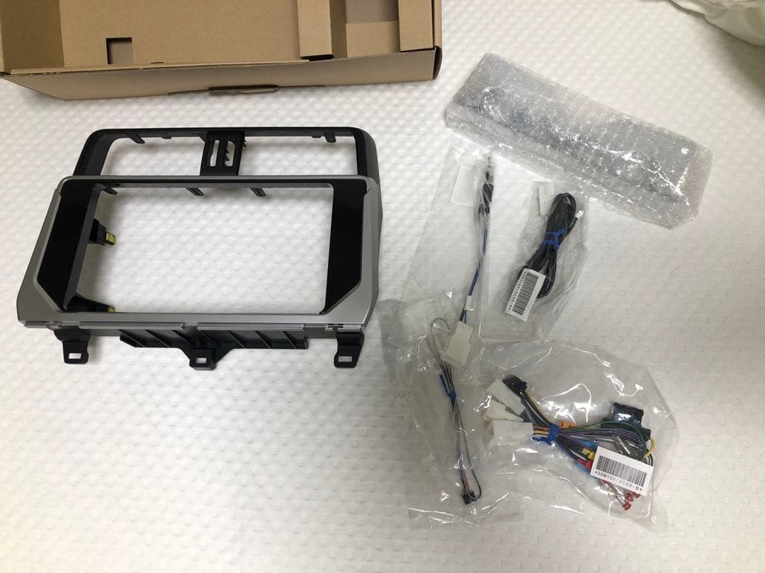 TOYOTA ランドクルーザープラド150　9インチナビ取り付けキット