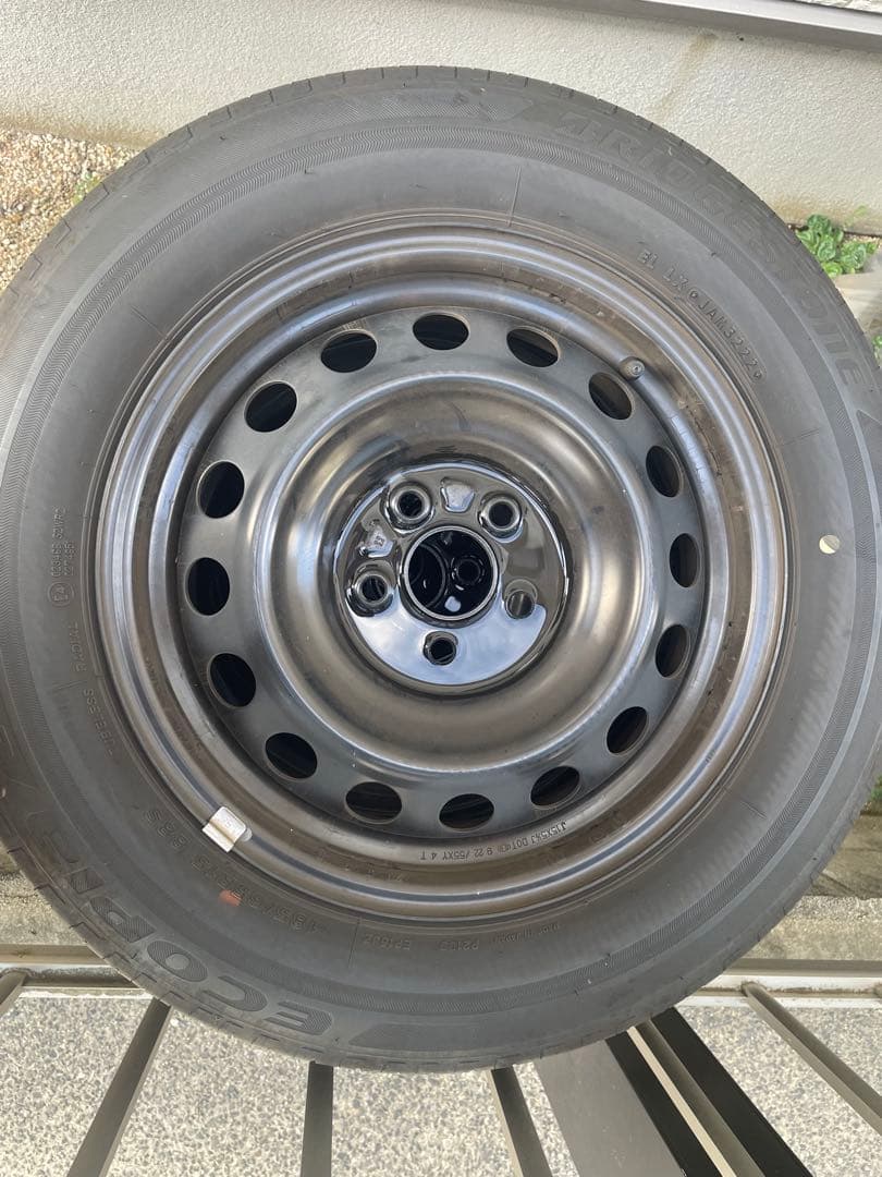 トヨタ 新型シエンタ純正15インチ スチールホイール、タイヤ２本