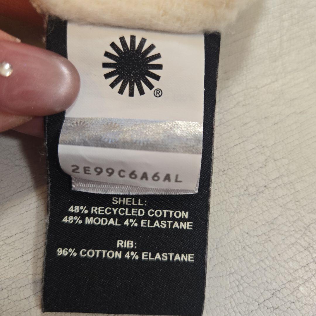 UGG フロッキー ロゴ 長袖 スウェット