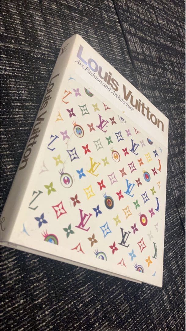 ルイヴィトンハードカバー洋書