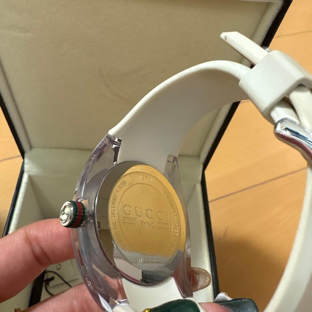 GUCCI 時計 ラバーベルト付き