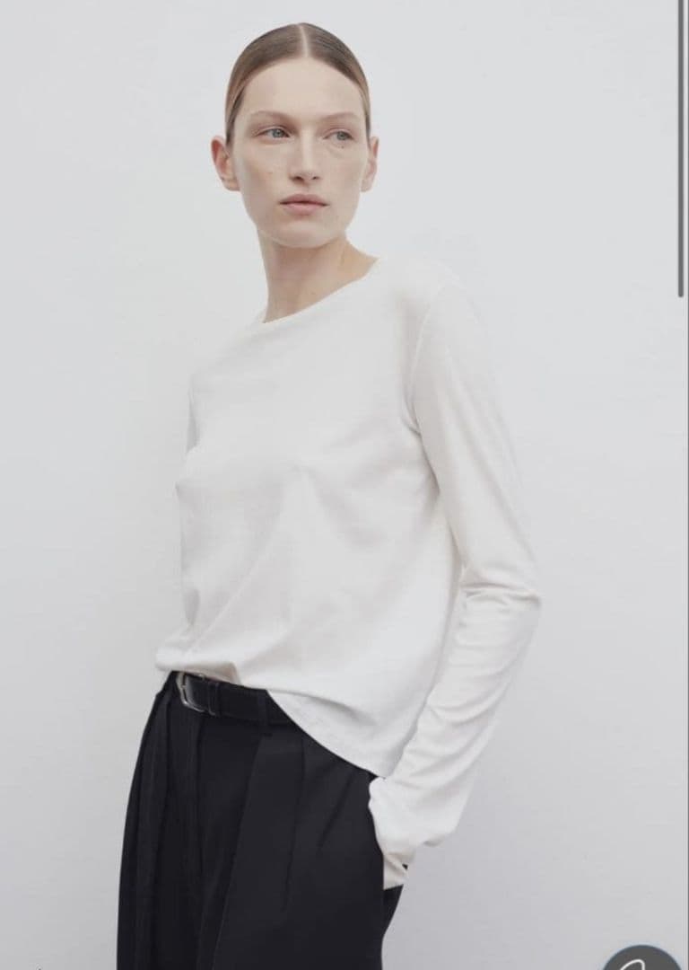 あけみ　THE ROW ホワイト 長袖カットソー