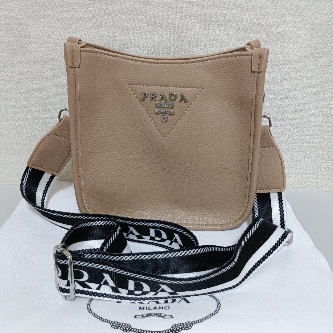 PRADA 　ショルダーバッグ　ノベルティ