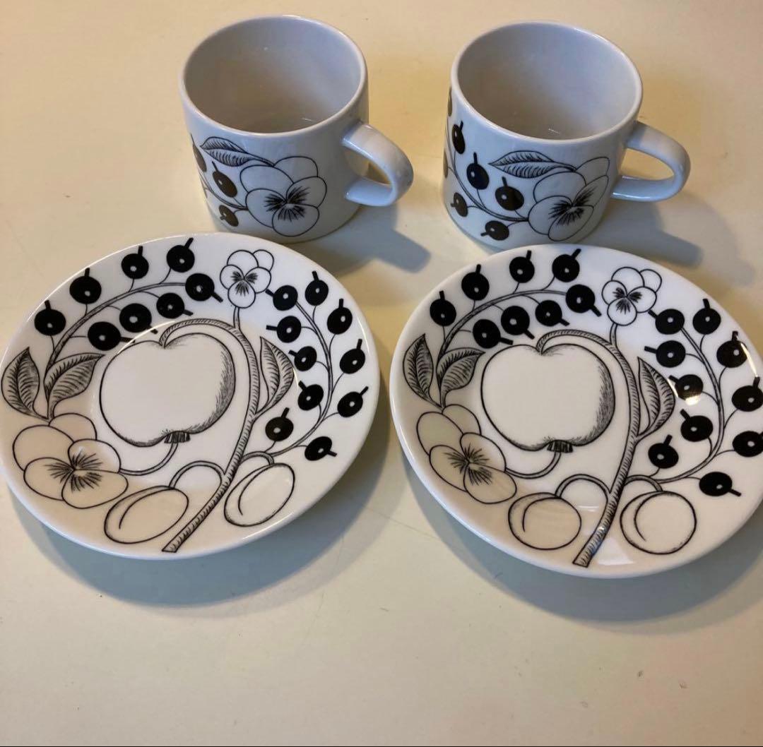 ARABIAブラックパラティッシ ティーカップ&ソーサー 2セット