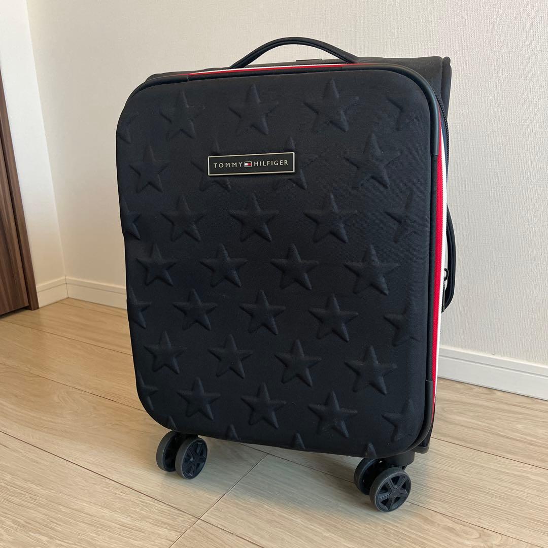   星模様 中型キャリーケース