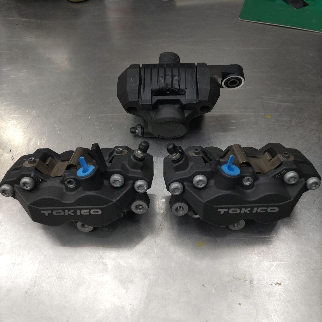 ダエグ　ブレーキキャリパー　ZRX1200 トキコ