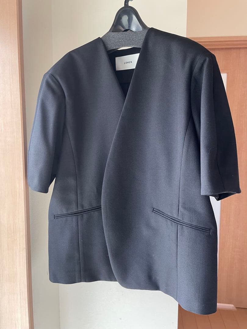 新品未使用タグ付完売品／LOHEN HALF SLEEV JACKET　ブラック