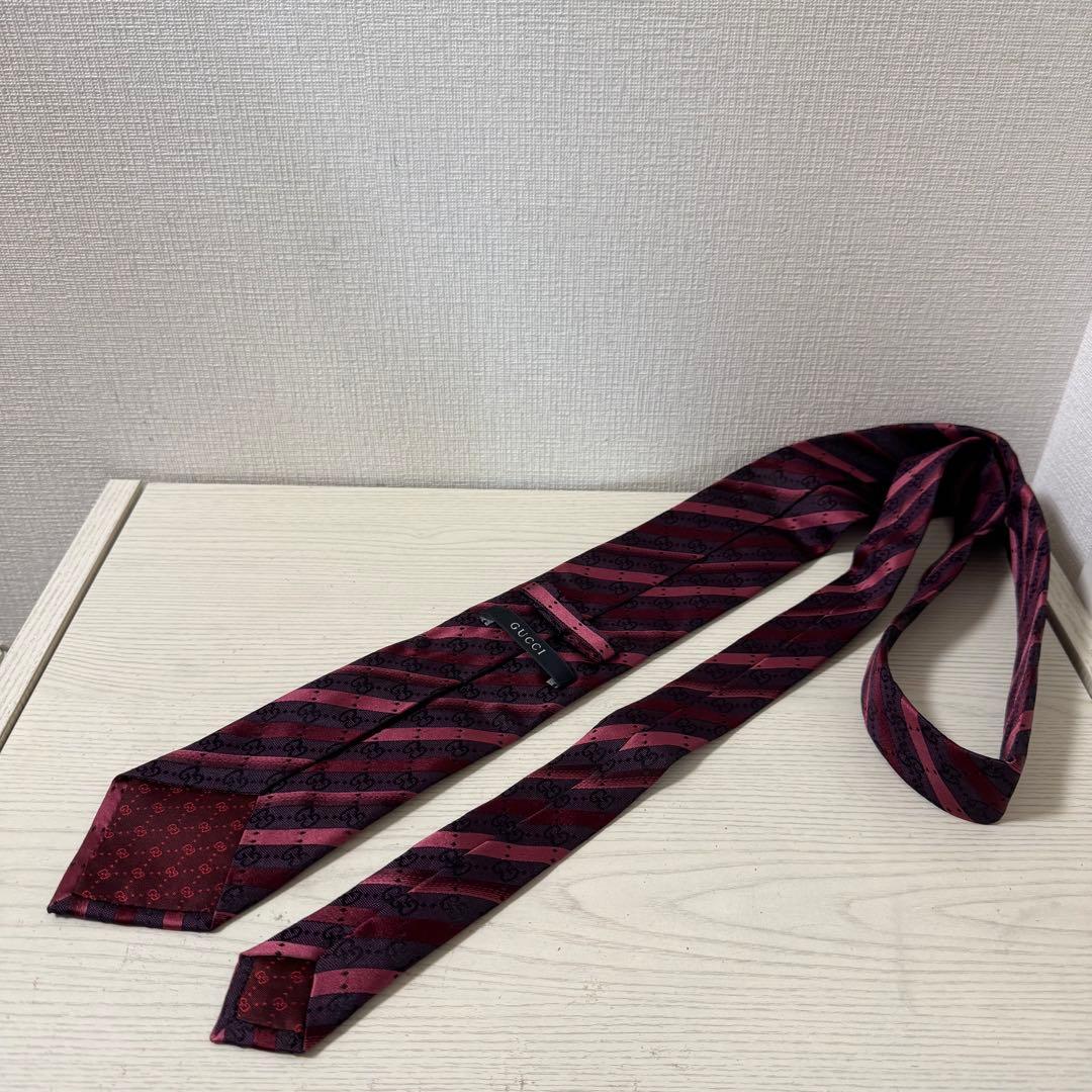【新品同様】GUCCI グッチ ネクタイ　パープル×ボルドー　GG ストライプ