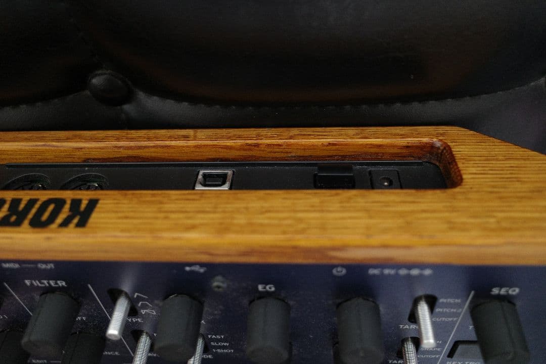 アダプター付き KORG monologue