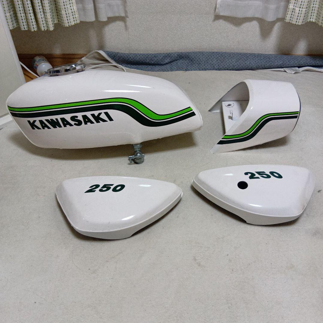 Kawasaki　250ss 400ss KH250 KH400 外装　タンク