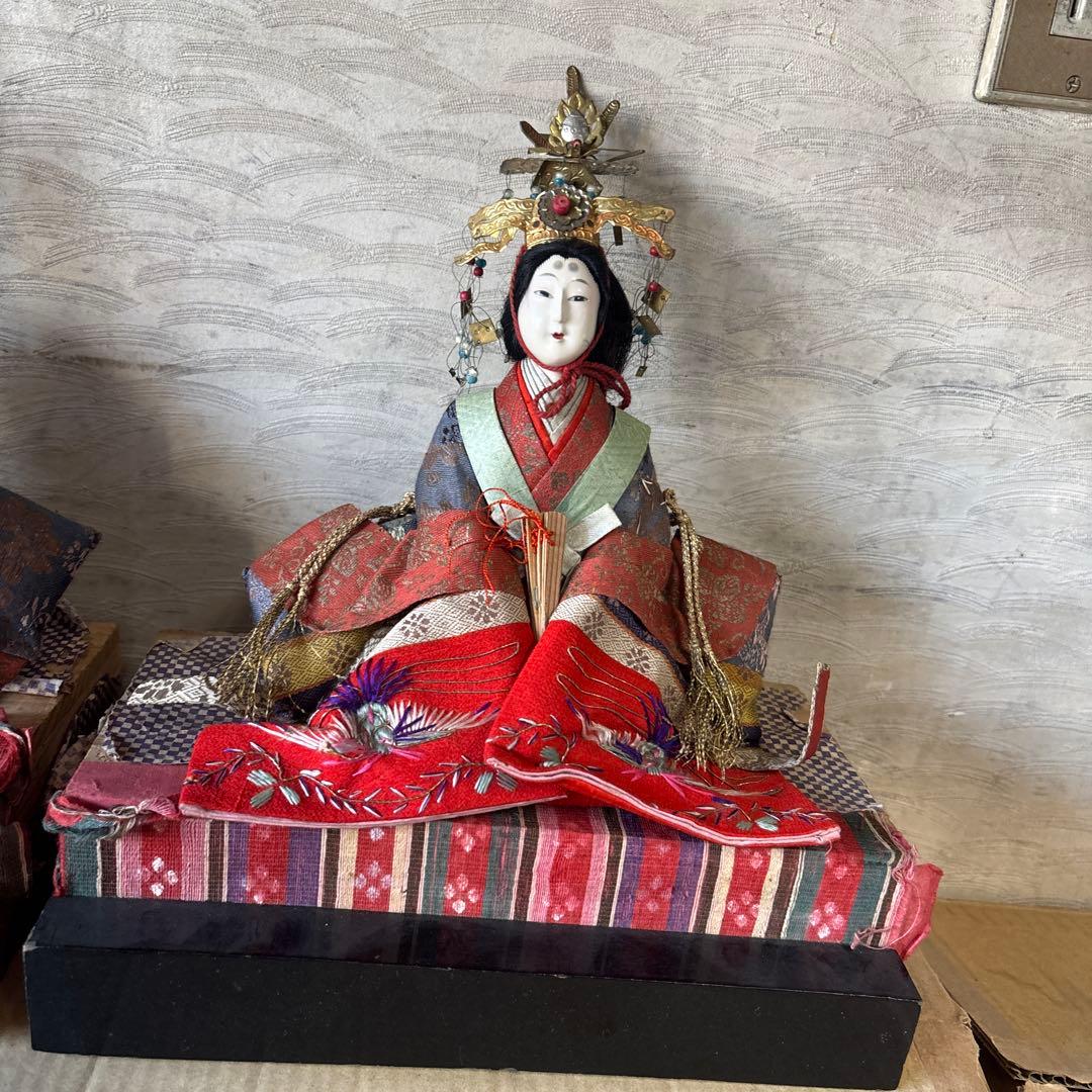 伝統的な雛人形セット 明治時代