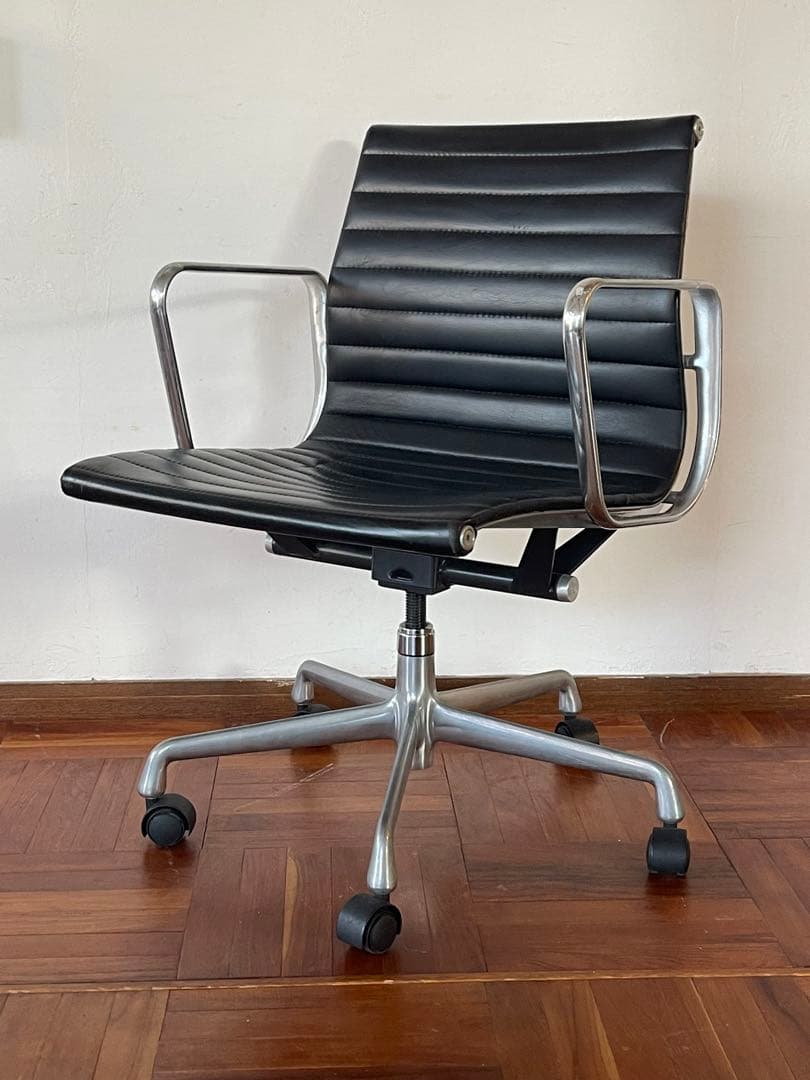 ハーマンミラー イームズ アルミナム グループ デスク チェア 本革