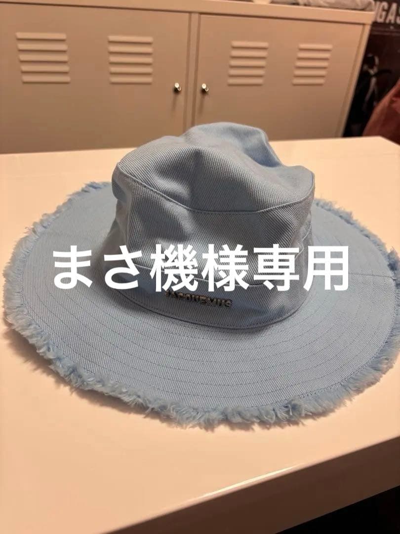 JACQUEMUS ライトブルーバケットハット