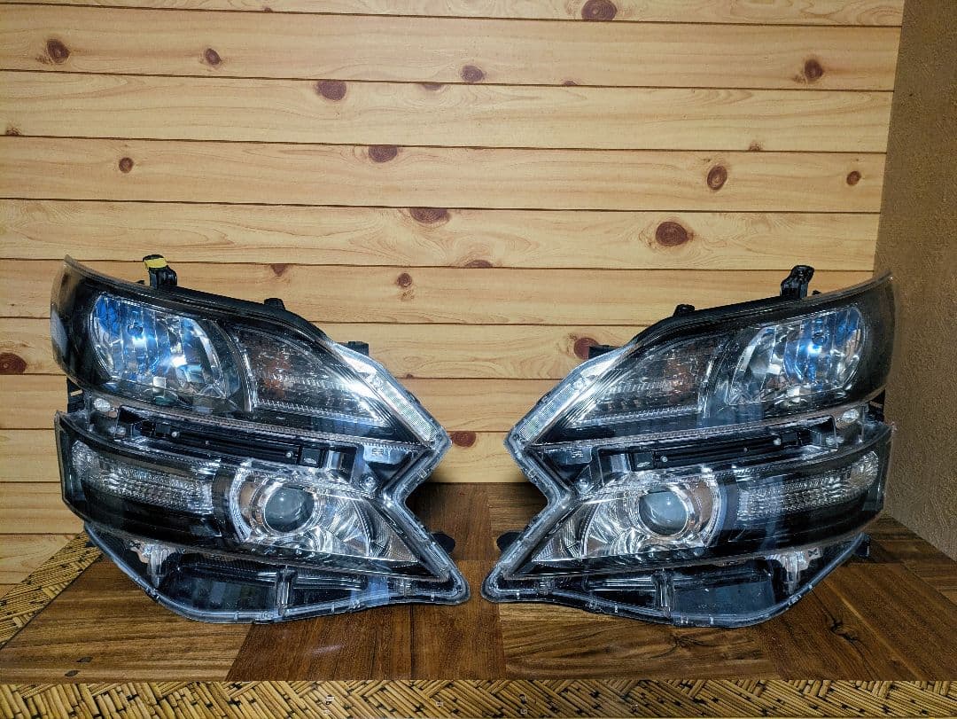 送料無料 20ヴェルファイア 前期 ヘッドライト 左右セット 黄ばみ無し