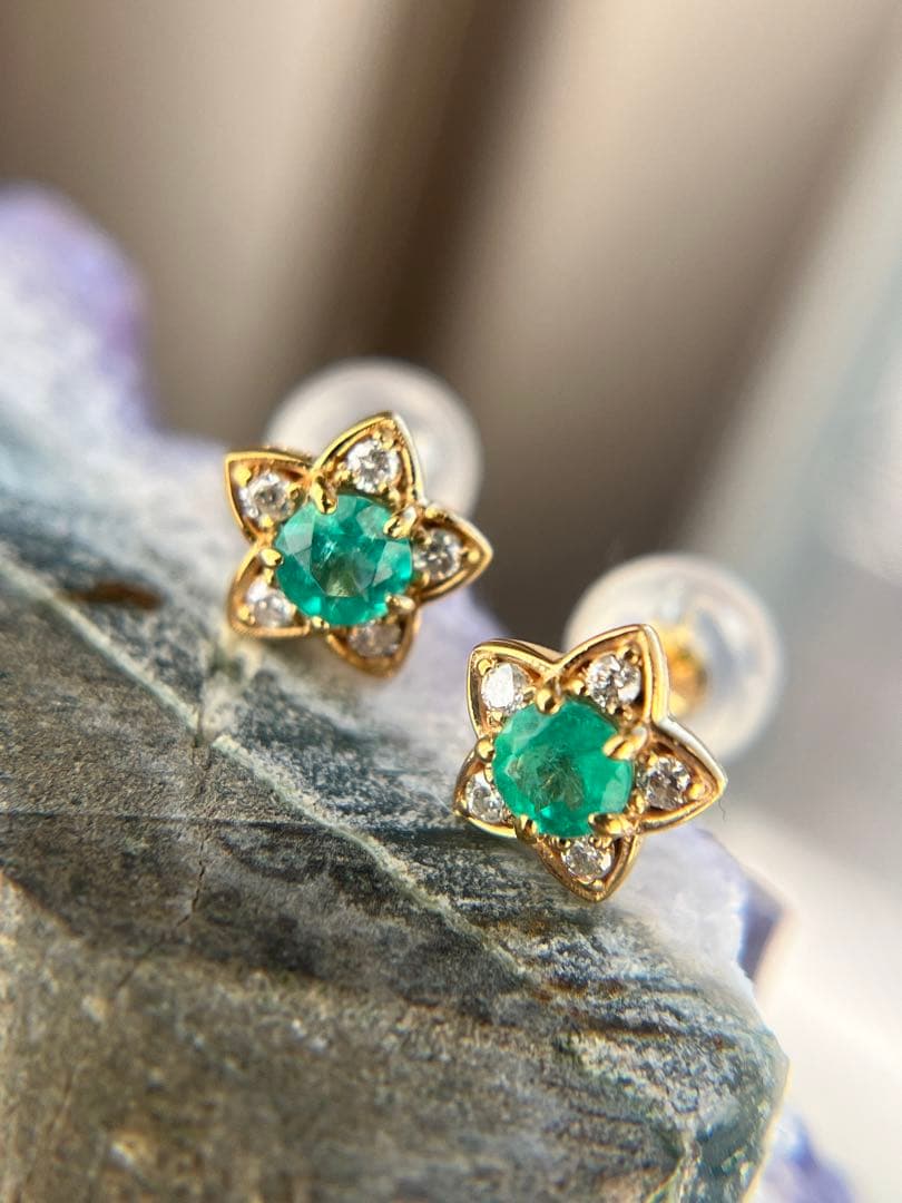 新品K18YGエメラルド0.2ctダイヤモンドピアス鑑別付