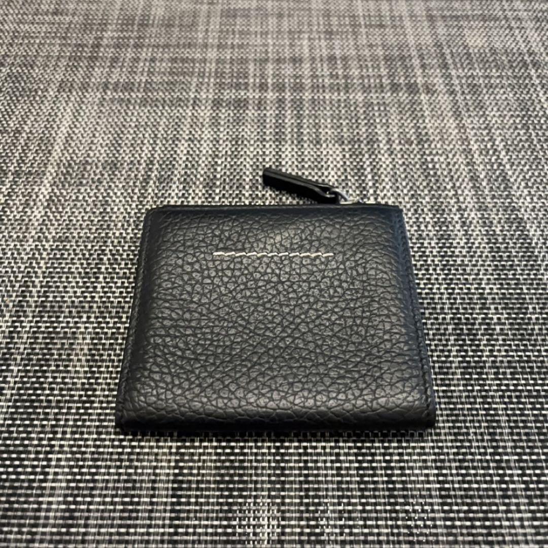 MM6二つ折り財布