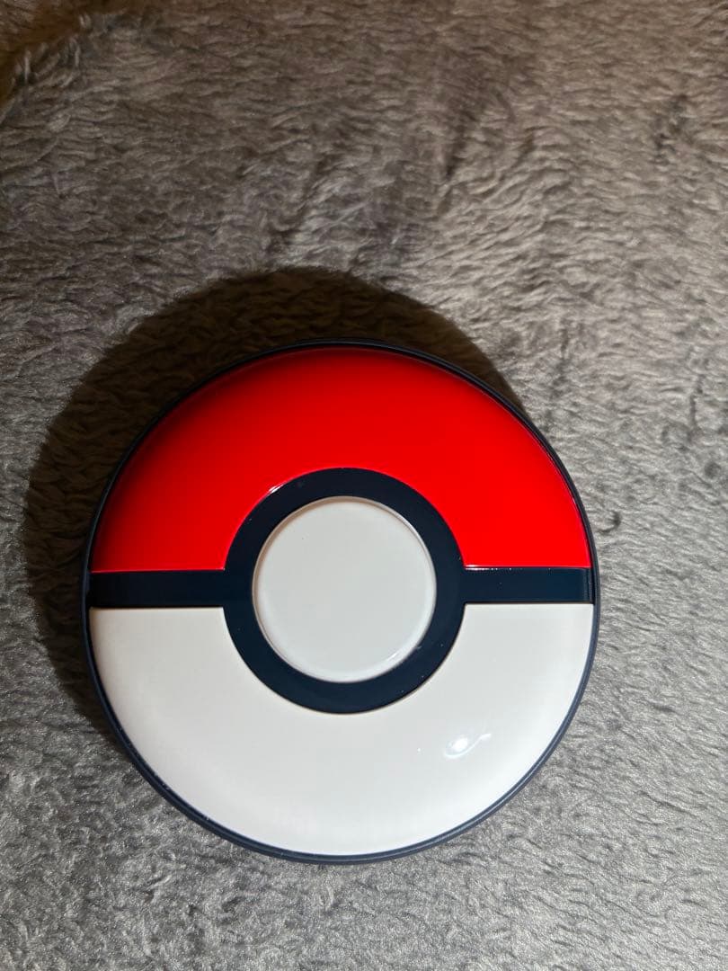 Pokemon GO Plus ポケモンボールデザイン
