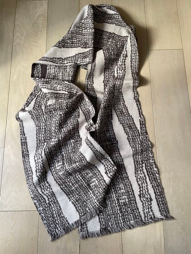 新品未使用　アクネストゥディオズ　リバーシブル　ロゴマフラー