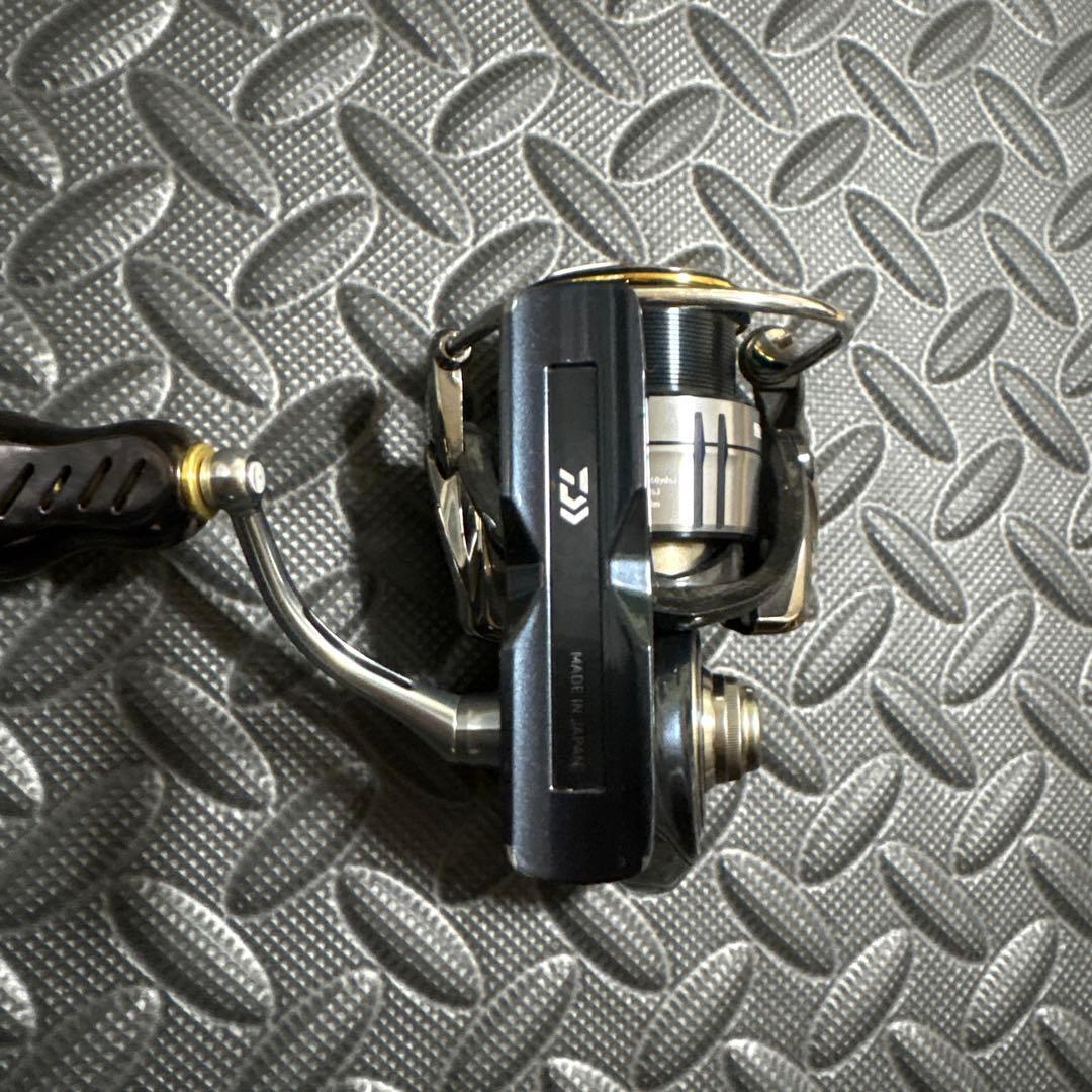 ダイワ　１９セルテート２５００Ｓ　リブレハンドルノブ付