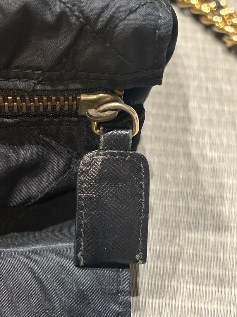 M*様 週末オークション　美品　PRADA ブラックショルダーバッグ ゴールドチ