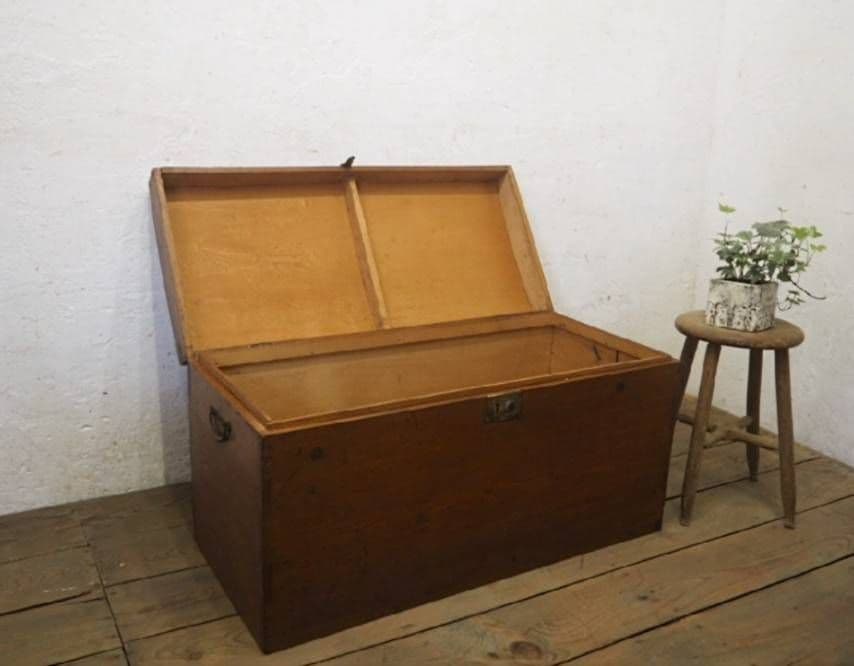 1051 アンティーク　木製トランク　木箱　収納ケース　センターテーブル　レトロ