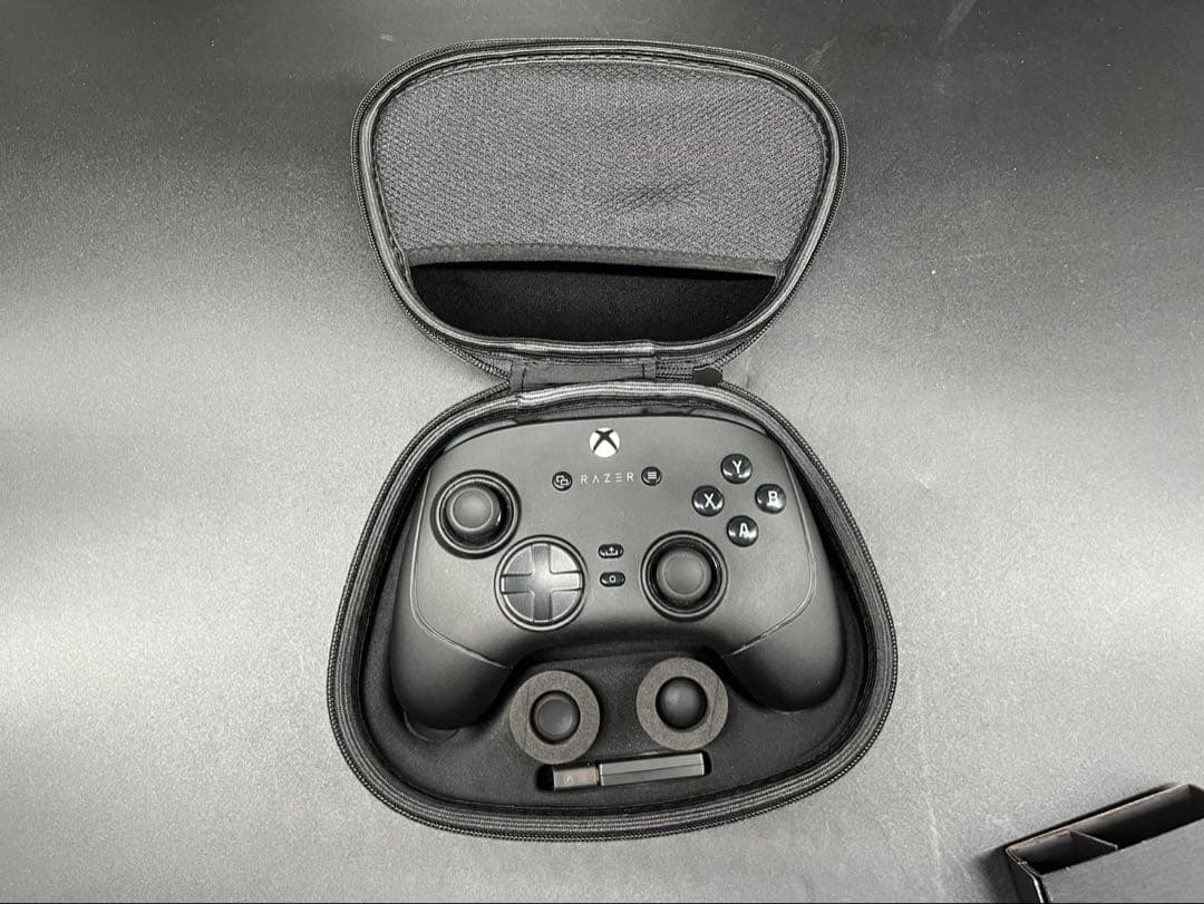 ◇RAZER WOLVERINE V3PRO コントローラー　RZ06-0520