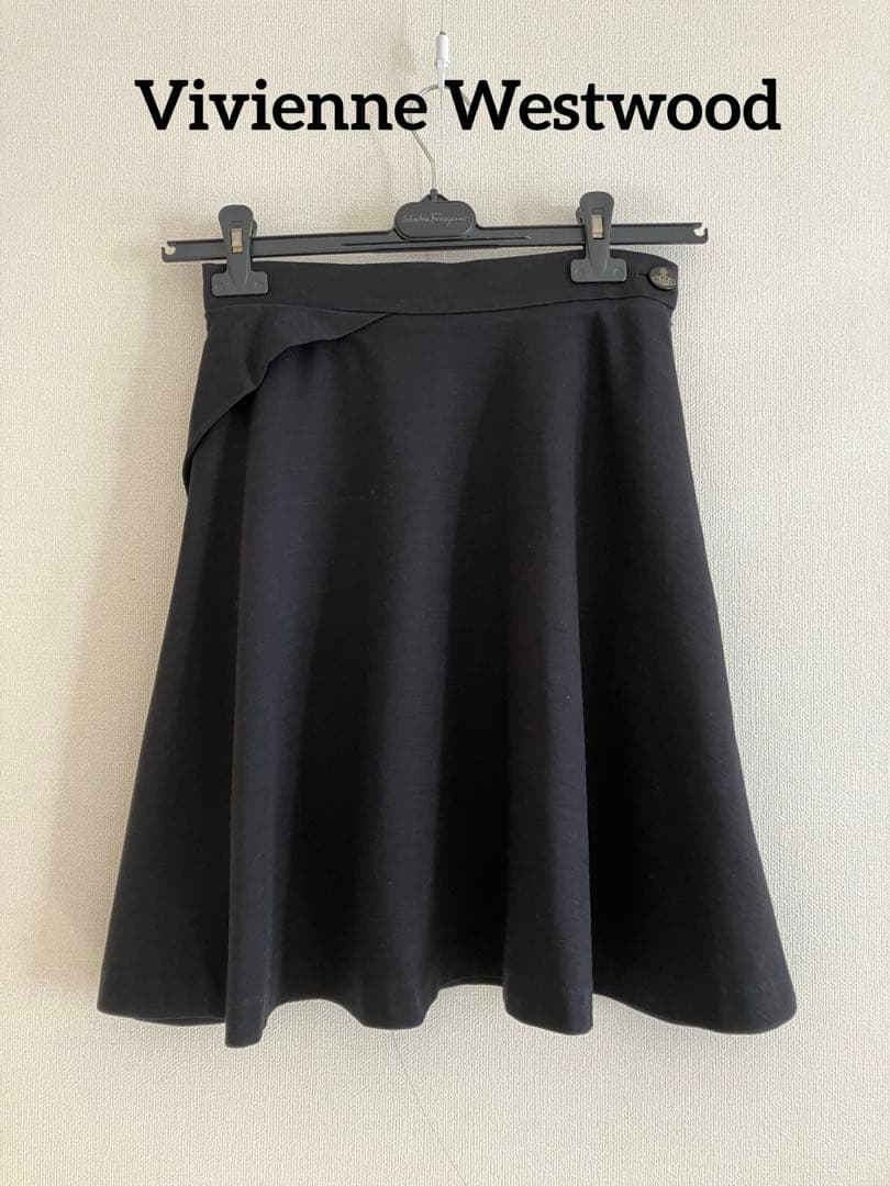 ほぼ未使用♡Vivienne Westwood 黒スカート
