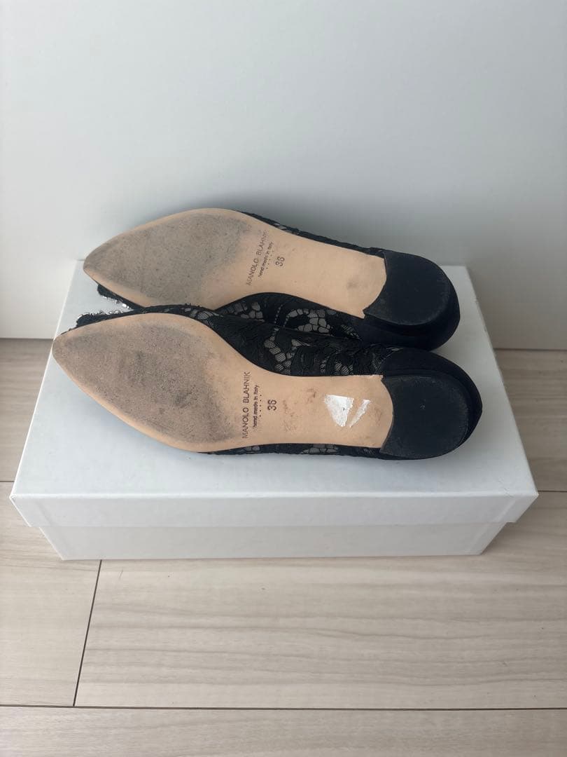 マノロブラニク ハンギシ フラットシューズ レース ブラック 36