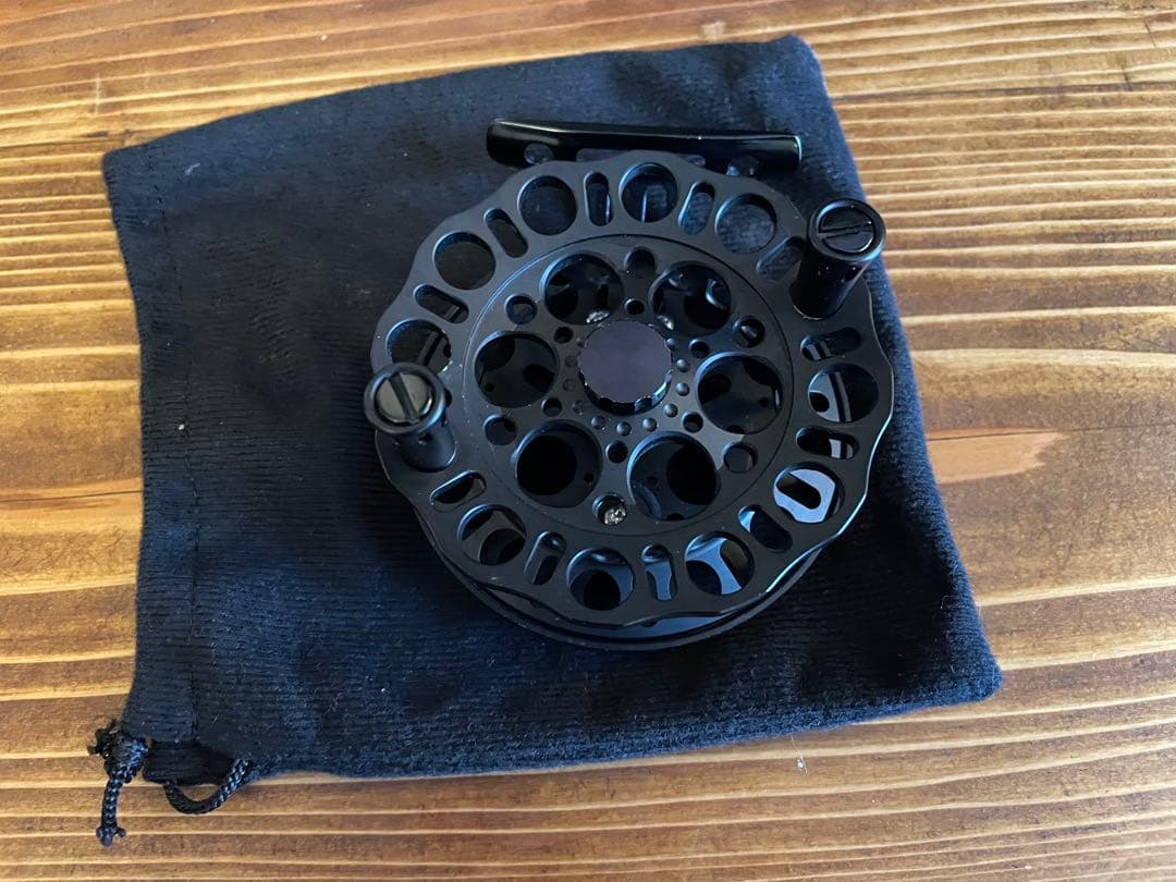 宇崎日新 インヴィクタ クロダイ MB リミテッド