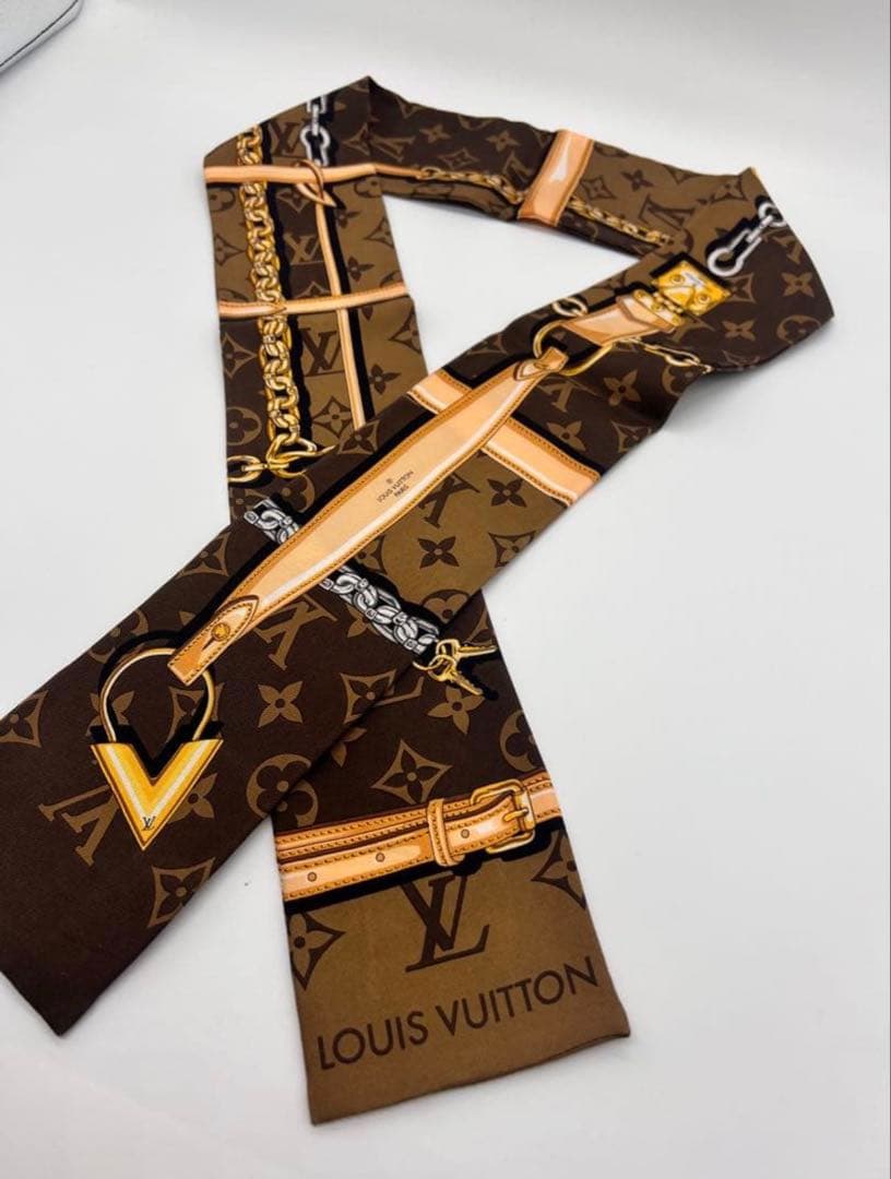 LOUIS VUITTON　スカーフ　ブラウン　モノグラム　ルイヴィトン