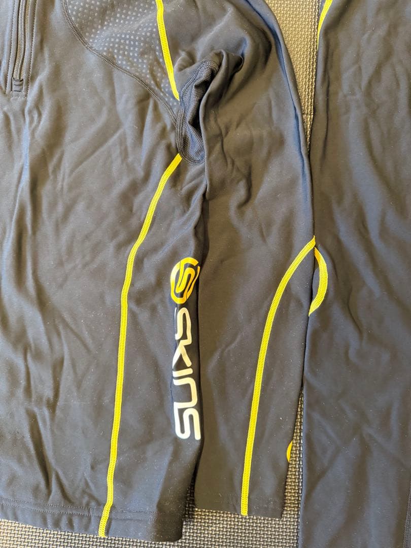 SKINS A200 コンプレッションウェア Lサイズ ハーフジップ 上下セット