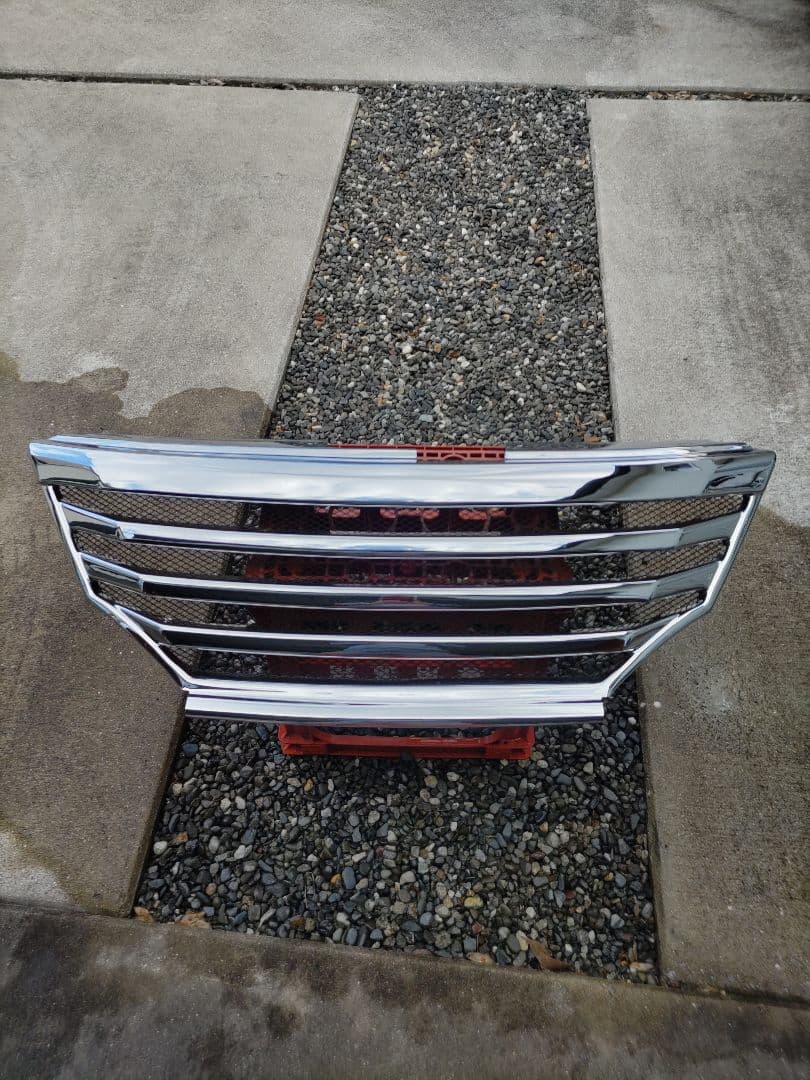 FC26セレナ　前期専用フロントグリル